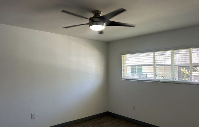 2 beds, 1 bath, 950 sqft, $2,910, Unit D078