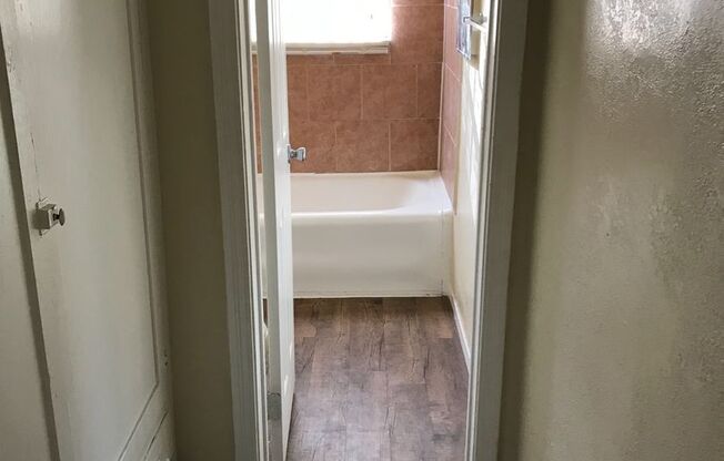 Studio, 1 bath, 430 sqft, $1,449, Unit 16