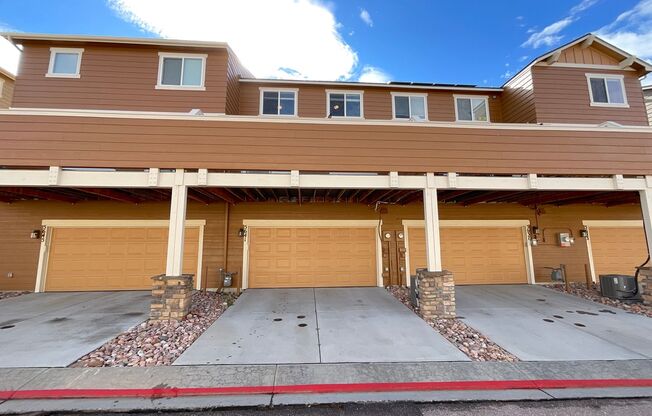 3 Bedroom Townhome Available Near Dublin Blvd & Bridle Pass Dr!