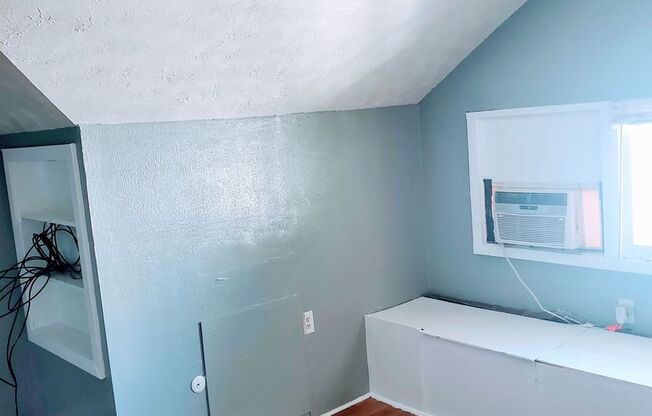 1 bed, 1 bath, $650