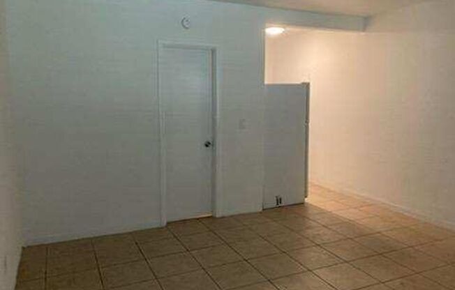 Studio, 1 bath, 460 sqft, $1,325, Unit 6