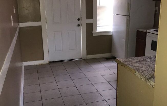 2 beds, 1 bath, 1,100 sqft, $1,209