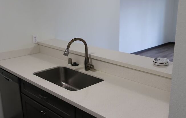 1 bed, 1 bath, 586 sqft, $1,800, Unit 208
