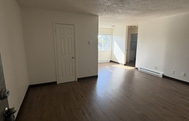 Somerset Townhomes & Apartments