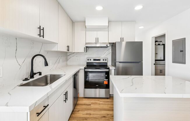 2 beds, 2.5 baths, 991 sqft, $4,195, Unit 2330-215