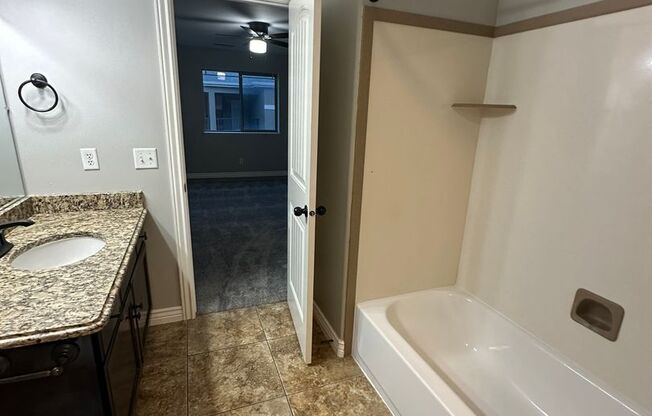 2 beds, 2 baths, $1,595, Unit UNIT K