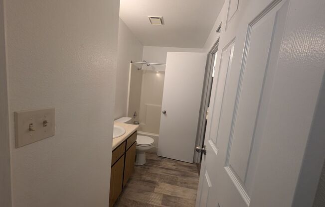 2 beds, 1 bath, 820 sqft, $1,200, Unit 1