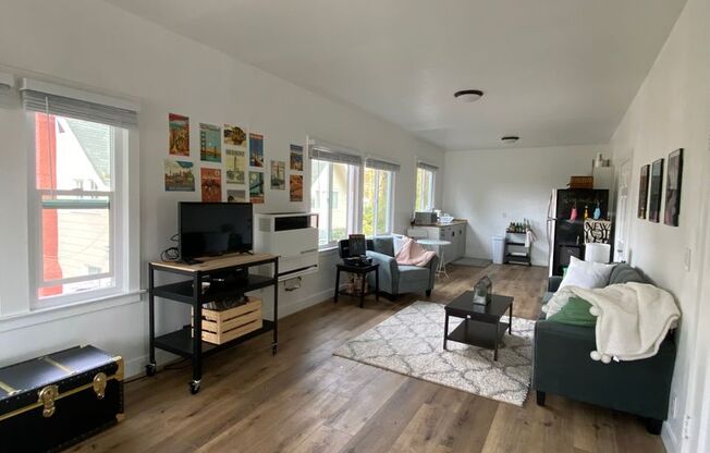 1 bed, 1 bath, 644 sqft, $2,250