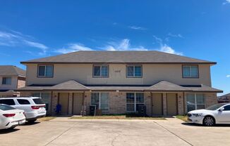 2 beds, 1.5 baths, $749, Unit 4107 Gus Dr Unit C