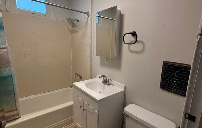 3 beds, 1 bath, $1,700, Unit 316 Tennyson Ave.