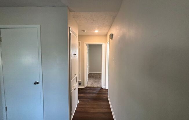 2 beds, 1 bath, 826 sqft, $950, Unit 1619