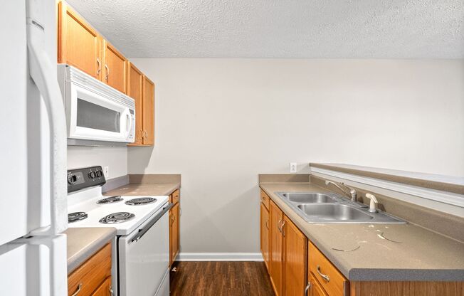 1 bed, 1 bath, 700 sqft, $850, Unit 12