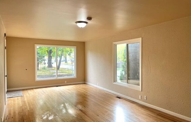 2Bd/1Ba Single Story House w/ Basement - Available Now!