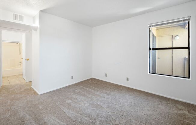 1 bed, 1 bath, 582 sqft, $1,300, Unit Unit 326