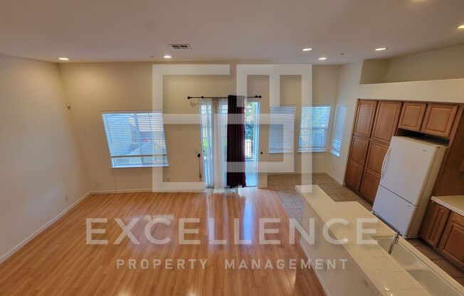 Spacious 3/2.5 Located In Communication Hills, With Two 1 Car Garages, W/D & Large Master Retreat