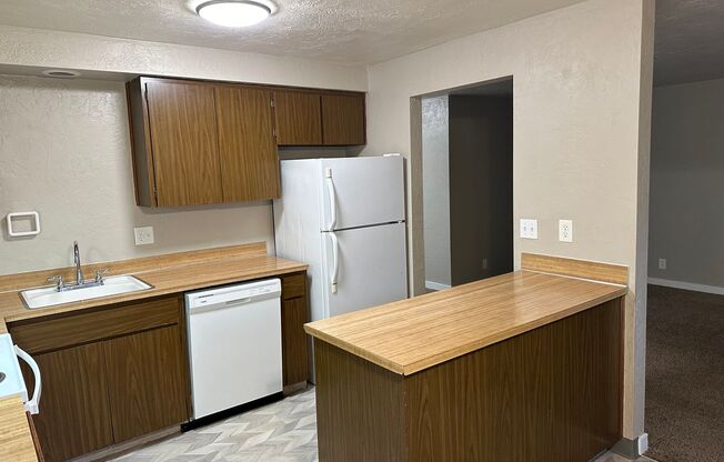 2 beds, 1 bath, $1,495