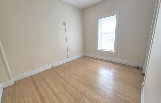 1 bed, 1 bath, $1,150, Unit 9