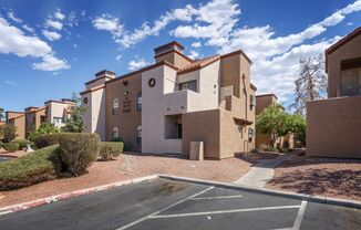2 bedroom in gated community with pool/spa for only $1100!