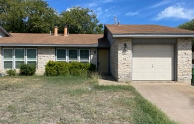 *NICE REMODELED 2 BEDROOM/2 BATH DUPLEX WITH OPEN FLOOR PLAN IN ROUND ROCK