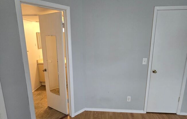 1 bed, 1 bath, $1,300