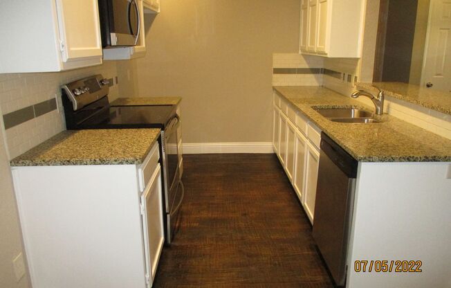 6421 Woodcreek Trail 76179