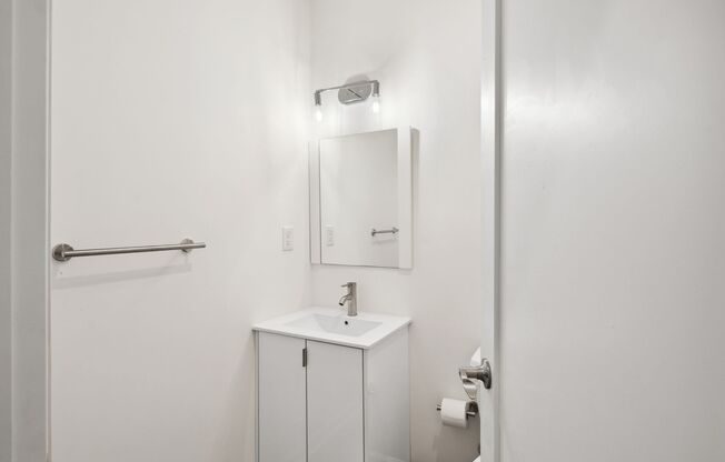 2 beds, 2 baths, 875 sqft, $1,350, Unit Unit 204