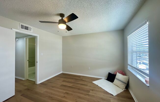 2 beds, 1.5 baths, 846 sqft, $1,499, Unit 208