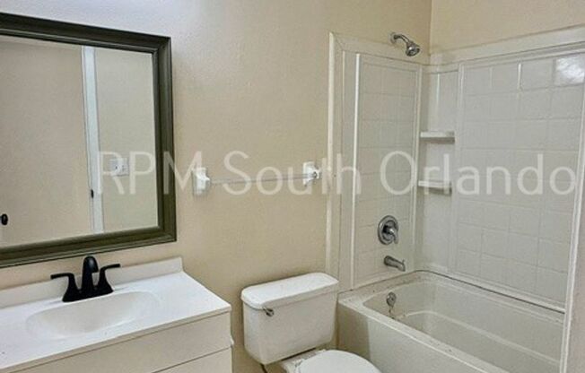 Charming 3-bedroom, 2-bathroom home Located in a well-established neighborhood in Ocoee