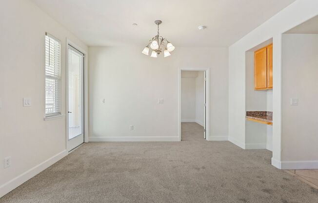 3 beds, 2 baths, 1,333 sqft, $2,550