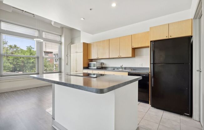 2 beds, 2 baths, 1,096 sqft, $1,800, Unit 203
