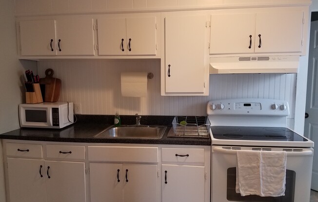 2 beds, 1 bath, $1,250