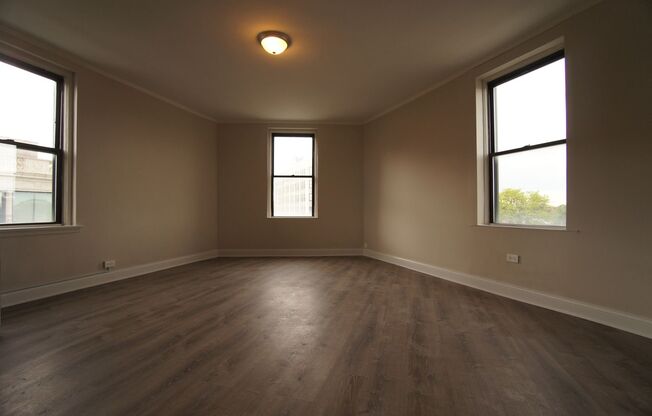 1 bed, 1 bath, 760 sqft, $1,895, Unit 301