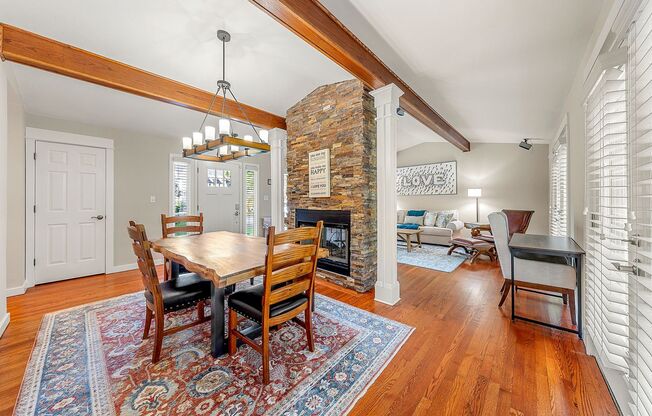 4 BEDROOM - CHASTAIN PARK - AMAZING!