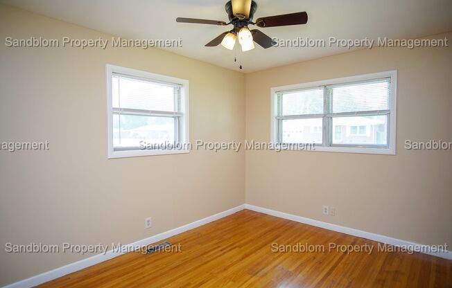 3 beds, 1.5 baths, $1,300