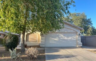 3 Bedroom, 2 Bath on the Greenbelt