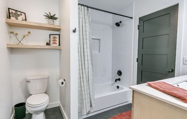 1 bed, 1 bath, 925 sqft, $1,500, Unit 1