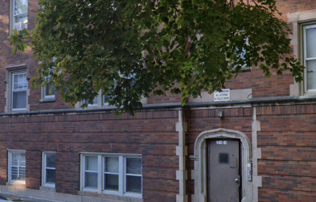7748 S Kingston Ave