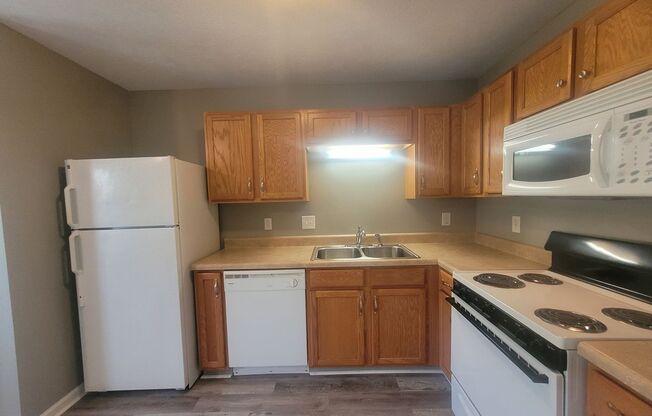 2 beds, 1.5 baths, 1,128 sqft, $1,100, Unit 1218 Ash Ridge Drive Apt. C