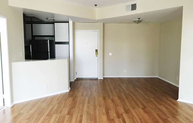 2 beds, 2 baths, 1,000 sqft, $2,654, Unit 213