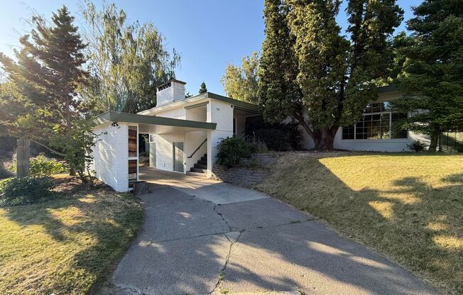 Beautiful 3bd/2ba Single Family Home near Franklin Park!