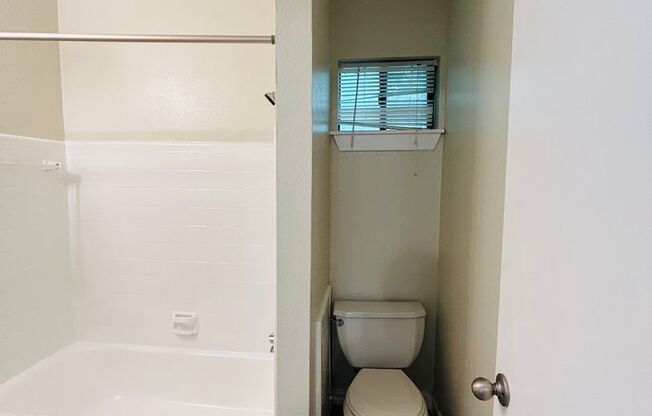 1 bed, 1 bath, $695, Unit MA9124