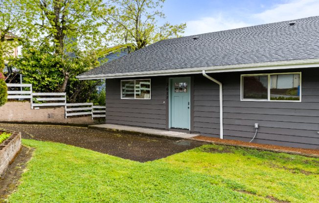 2617 E MCLOUGHLIN BLVD