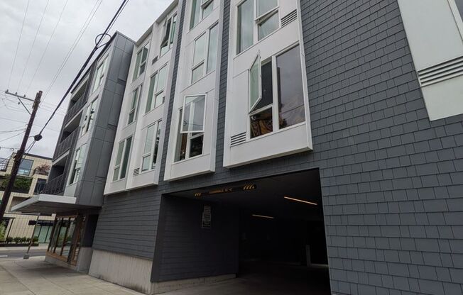 1 bed, 1 bath, 520 sqft, $1,375, Unit 412