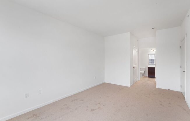 2 beds, 2 baths, 1,033 sqft, $2,230, Unit 3301