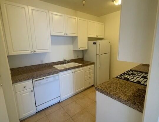 4 beds, 2.5 baths, 1,700 sqft, $4,950, Unit 303