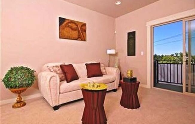 Beautiful townhouse 3 beds 2.5 baths.