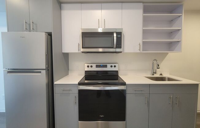 Studio, 1 bath, 480 sqft, $1,710, Unit 617