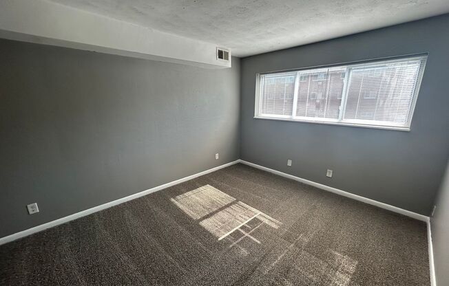 2 beds, 1 bath, 750 sqft, $945, Unit B04 1034 10