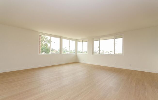 3 beds, 3 baths, 1,780 sqft, $5,600, Unit 102