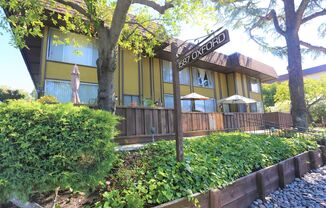 Spacious, 2-story 1 Bed/ 1 Bath Loft apartment in Redwood City Available